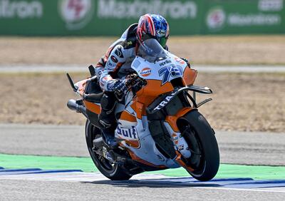 MotoGP 2025. GP della Thailandia. Ai Ogura: Io incredibile? No, stavo cercando di copiare quello che faceva Pecco Bagnaia