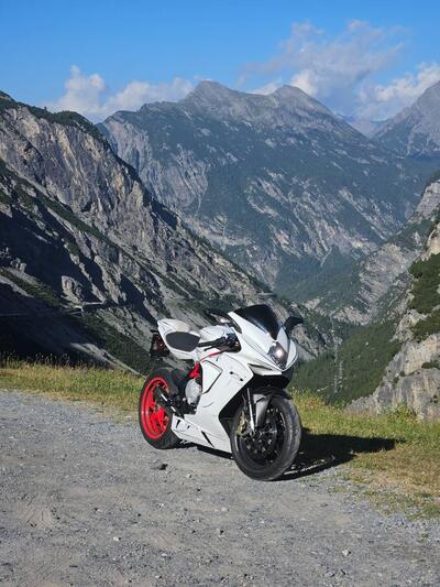 MV Agusta F3 675 (2011 - 15) usata