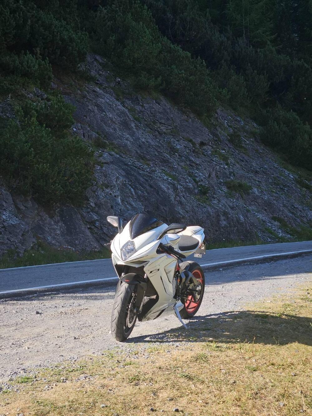 MV Agusta F3 675 (2011 - 15) (2)