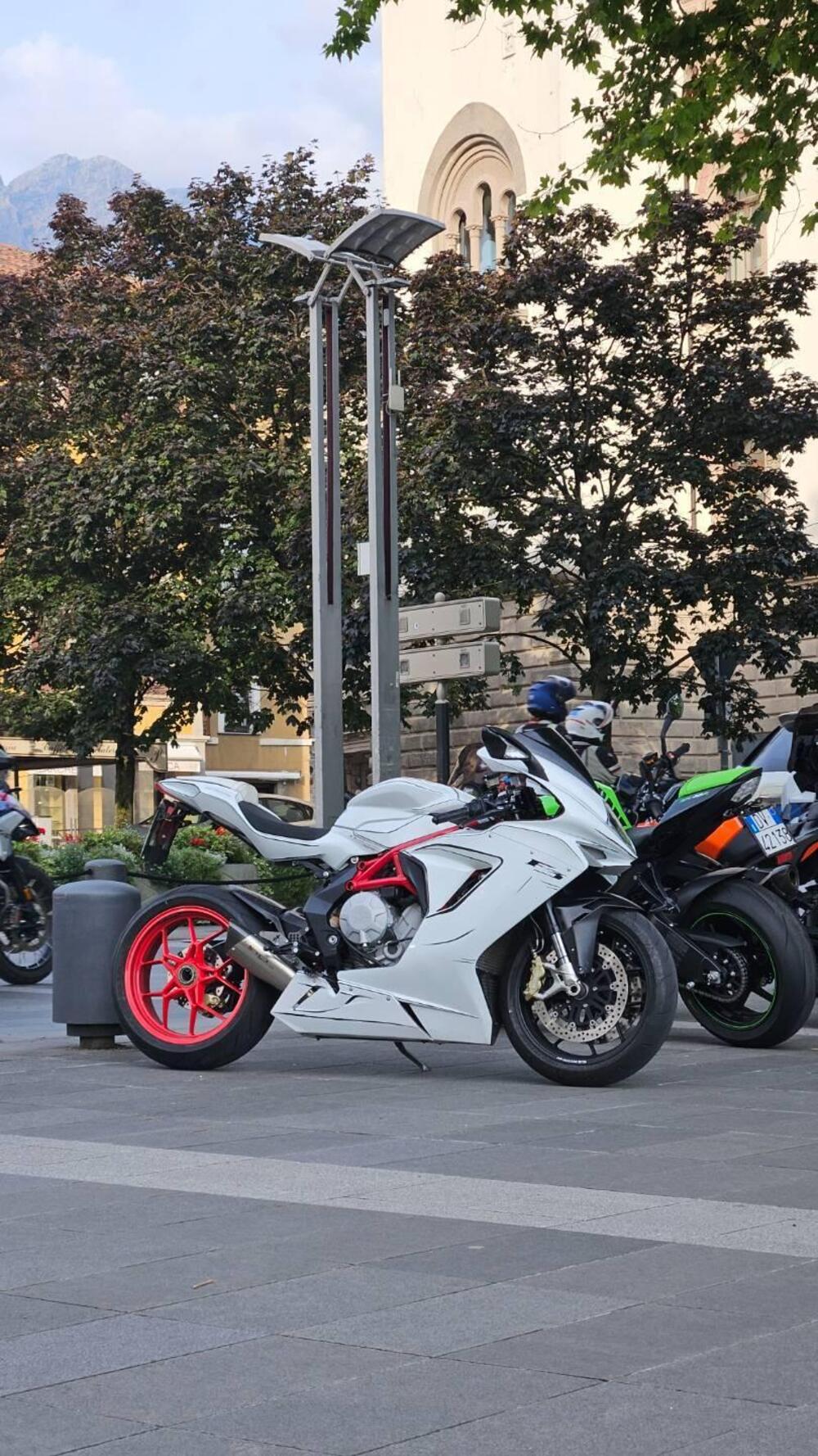 MV Agusta F3 675 (2011 - 15) (4)