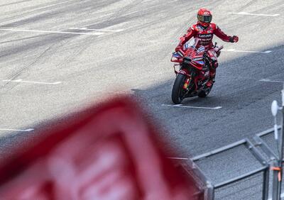 MotoGP 2025. GP di Thailandia. Marc Marquez vince il GP, secondo Alex Marquez e terzo Pecco Bagnaia [RISULTATI]