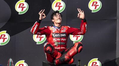 MotoGP 2025. GP di Thailandia. Marc Marquez, il perfezionista: "Weekend incredibile, sono migliorato nelle curve a destra guardando Pecco Bagnaia"