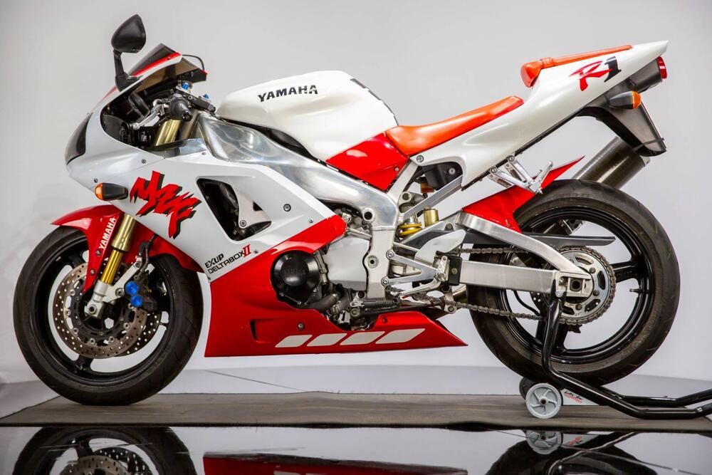 Yamaha YZF R1 (1998 - 99) (8)
