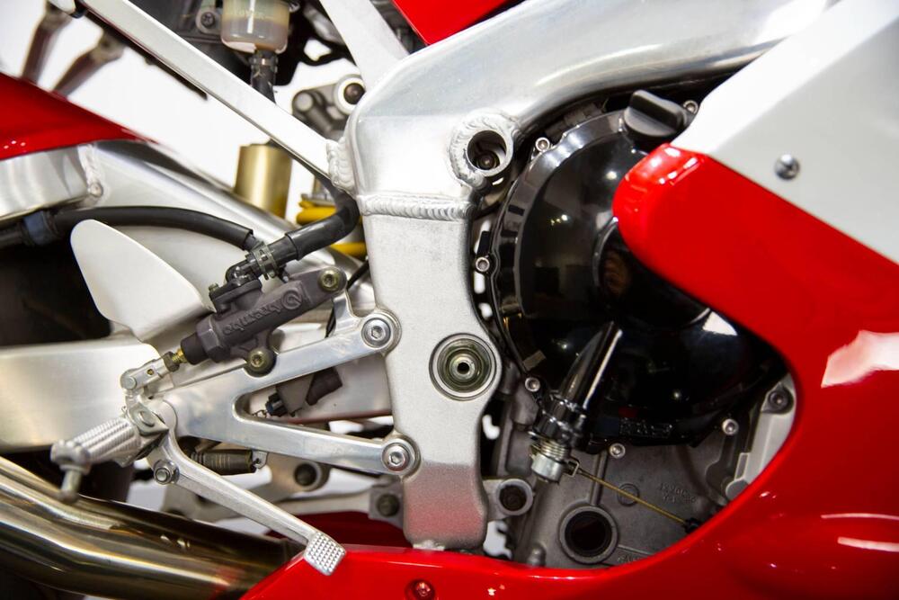 Yamaha YZF R1 (1998 - 99) (12)