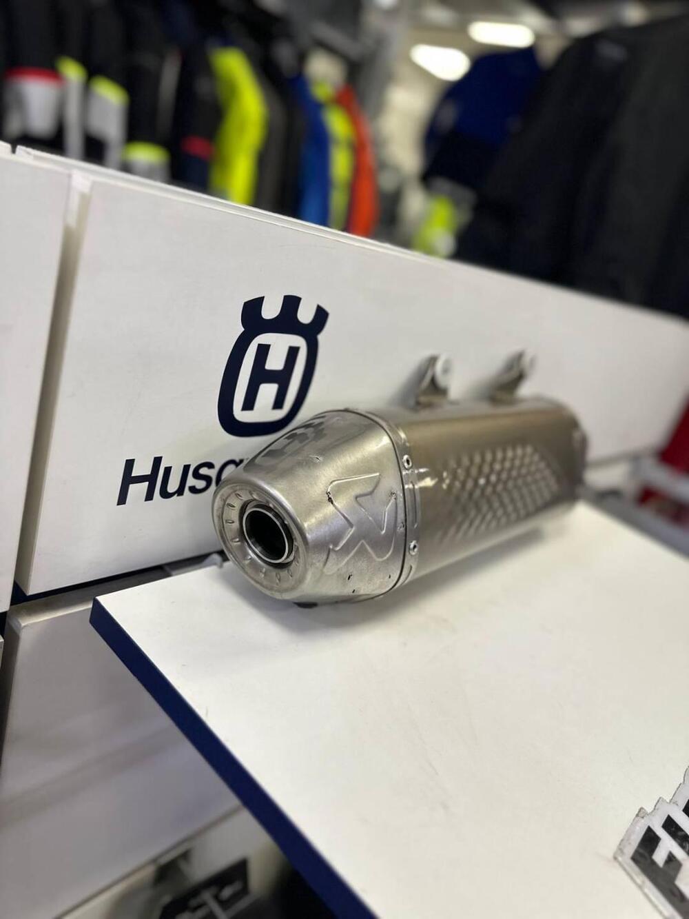 SCARICO AKRAPOVIC KTM/HUSQ MY 2020 AL 2023 (3)