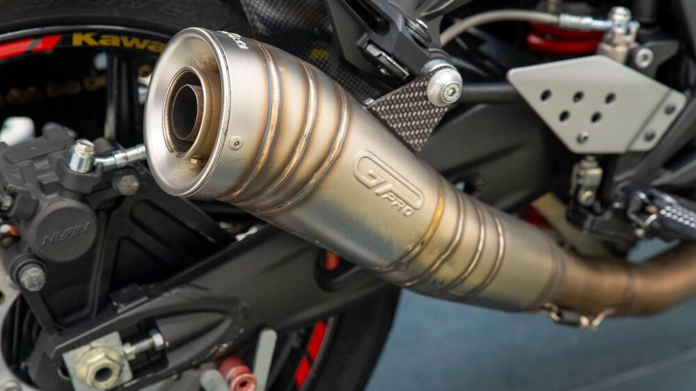 Kawasaki Z 750 R (2011 - 14) (14)