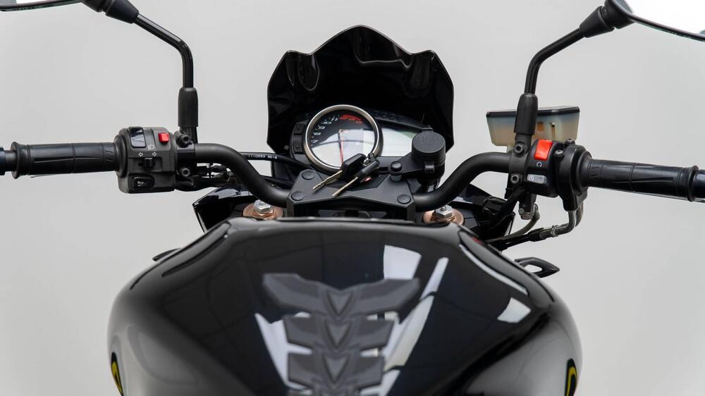 Kawasaki Z 750 R (2011 - 14) (15)