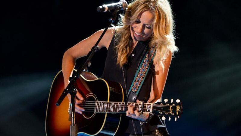 I No Musk vendono le Tesla, anche la cantante Sheryl Crow fa il video di addio