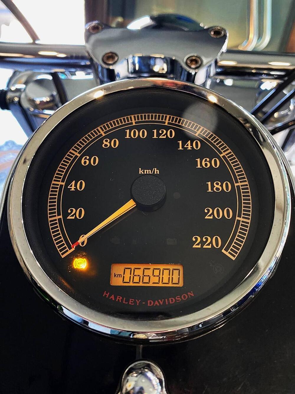 Harley-Davidson 1690 Deluxe ABS (2011 - 16) - FLSTN (8)