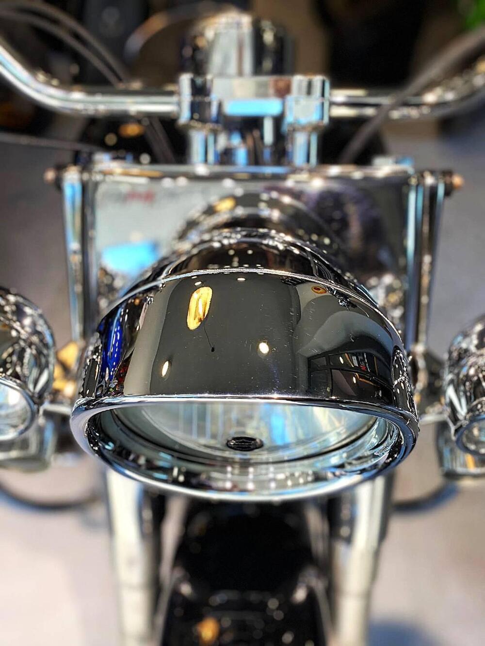 Harley-Davidson 1690 Deluxe ABS (2011 - 16) - FLSTN (14)