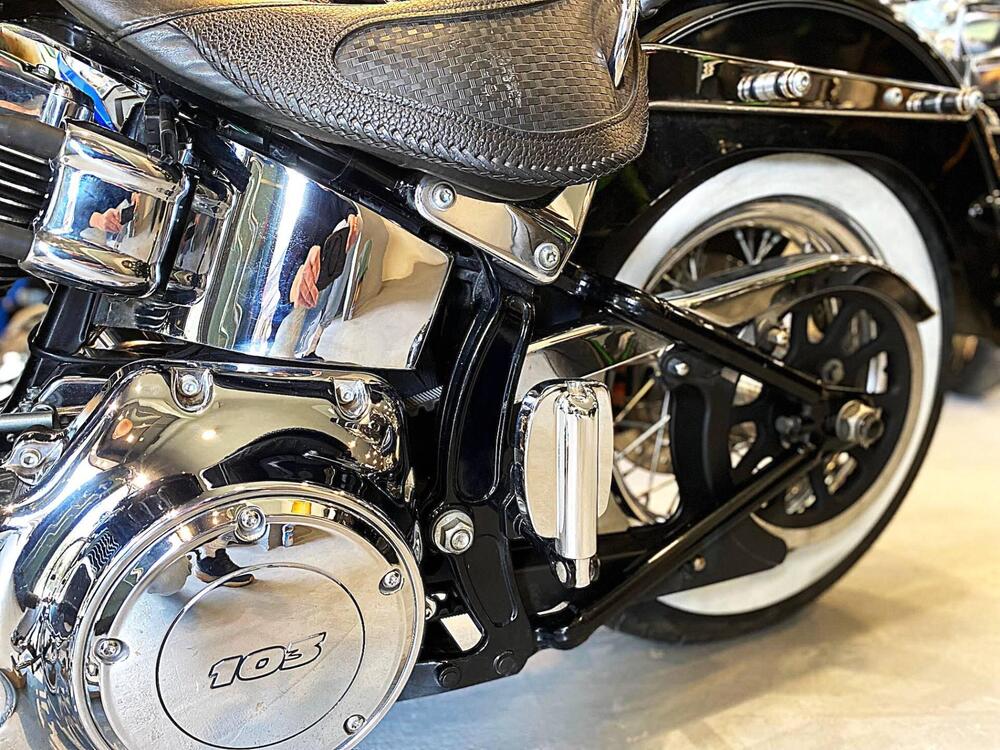 Harley-Davidson 1690 Deluxe ABS (2011 - 16) - FLSTN (15)