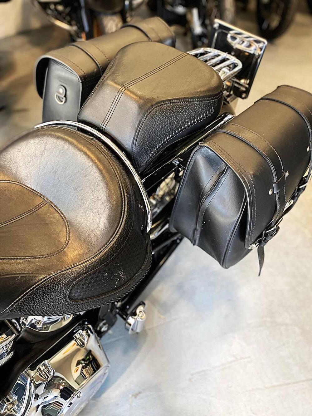 Harley-Davidson 1690 Deluxe ABS (2011 - 16) - FLSTN (18)