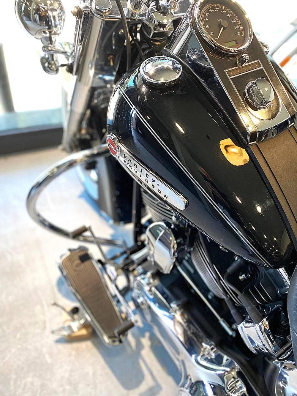 Harley-Davidson 1690 Deluxe ABS (2011 - 16) - FLSTN (19)