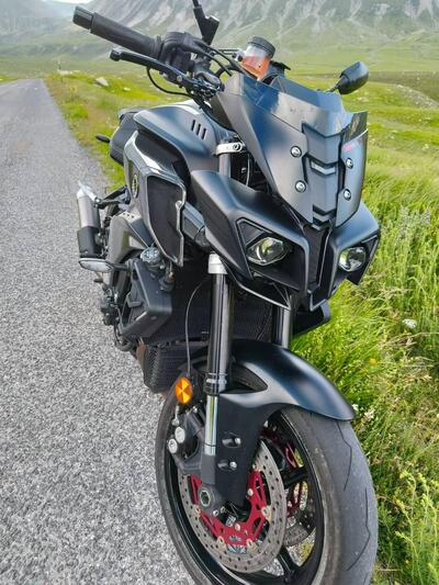 Yamaha MT-10 (2017 - 20) usata