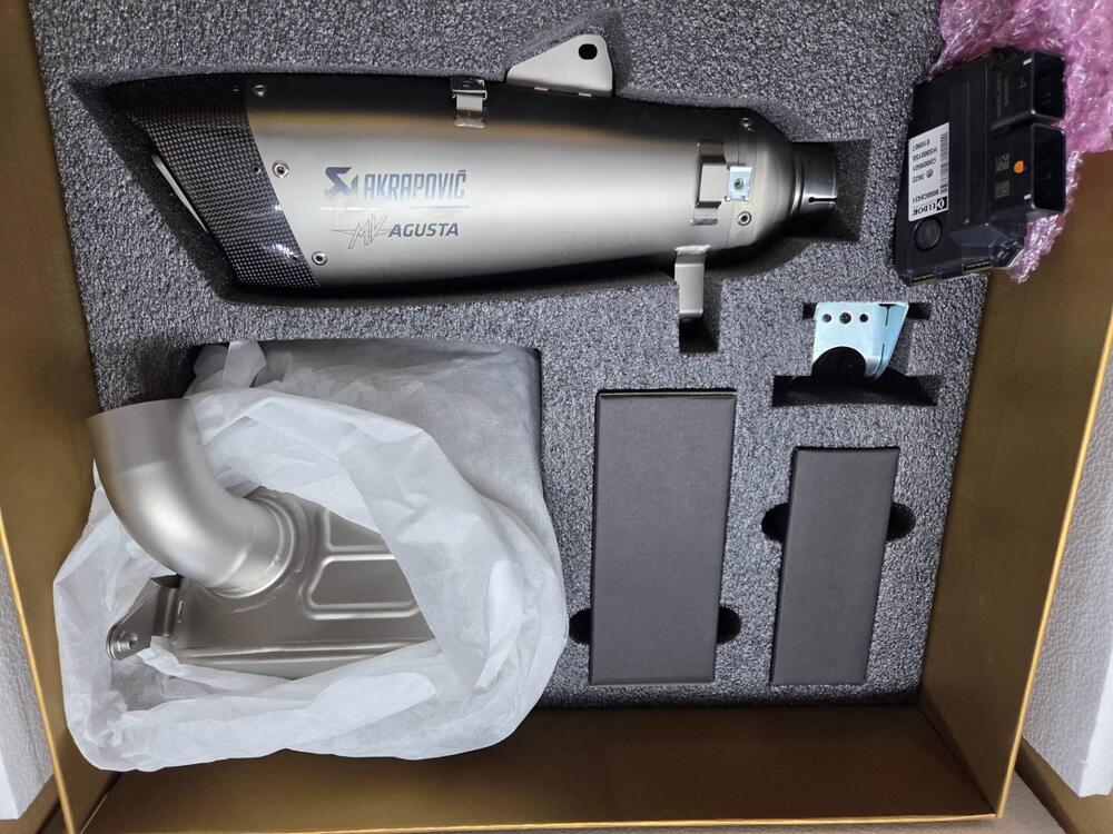 KIT RACING PER MV AGUSTA F3 RR *TUO CON 10 RATE DA (4)