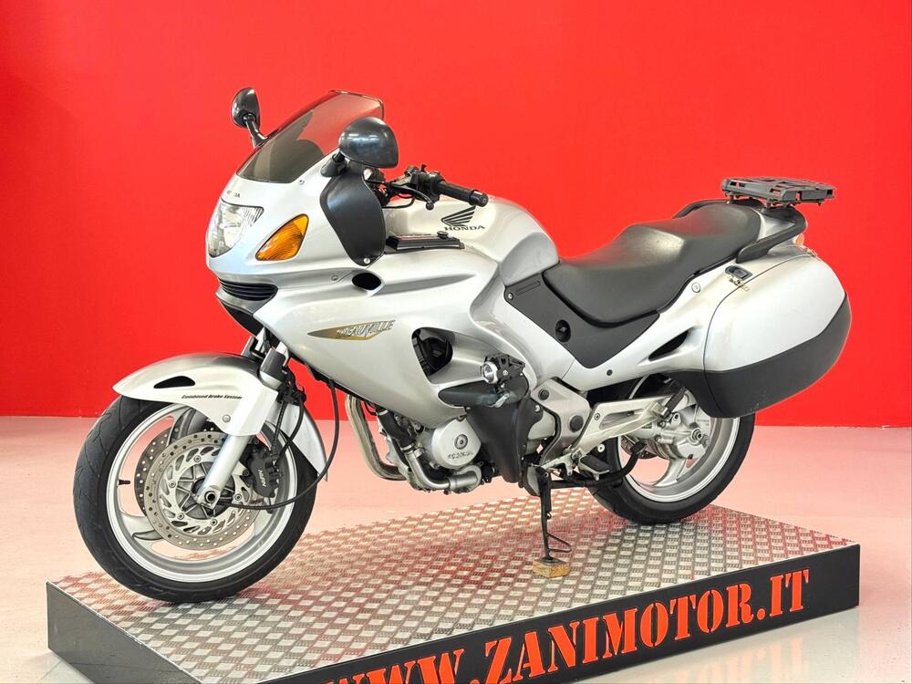 Honda Deauville 650 (2002 - 05) (4)