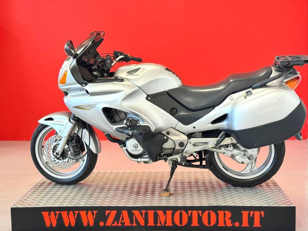 Honda Deauville 650 (2002 - 05) (5)