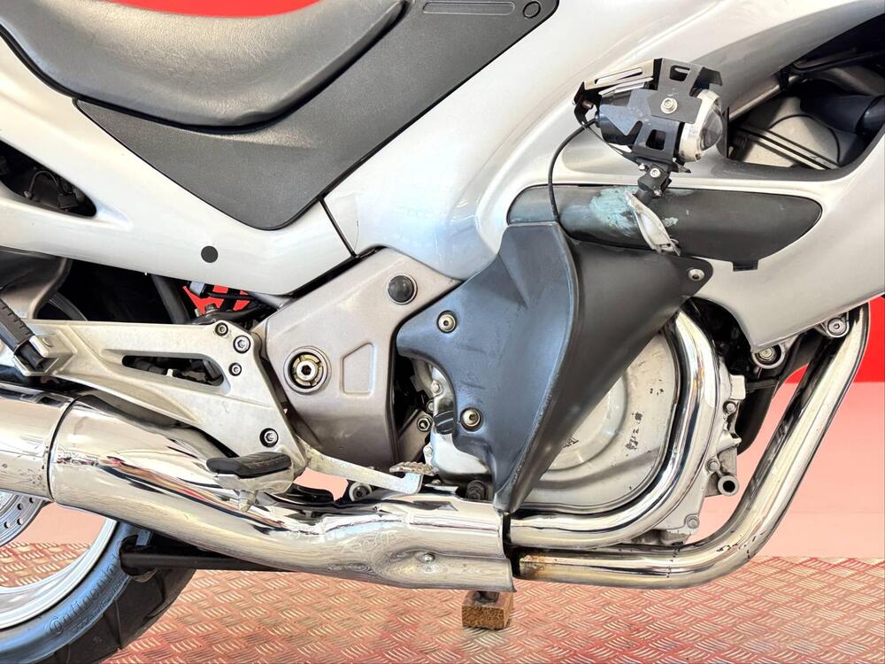 Honda Deauville 650 (2002 - 05) (11)