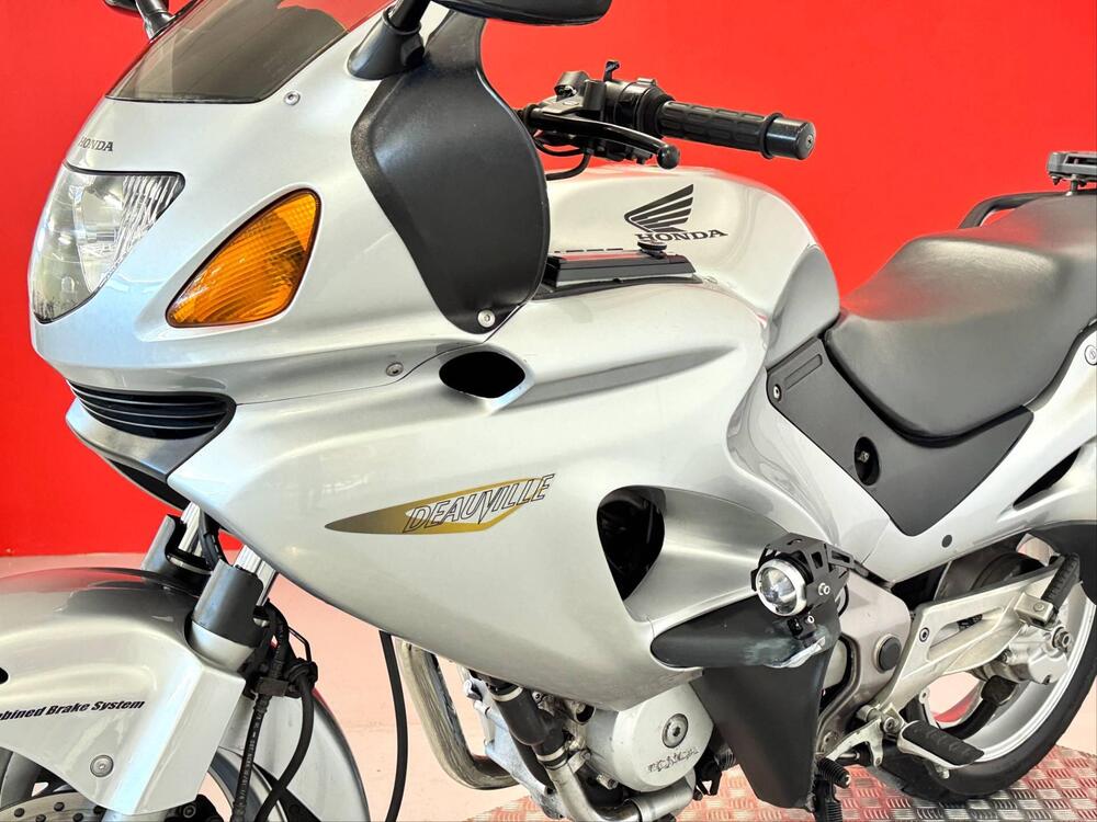 Honda Deauville 650 (2002 - 05) (15)