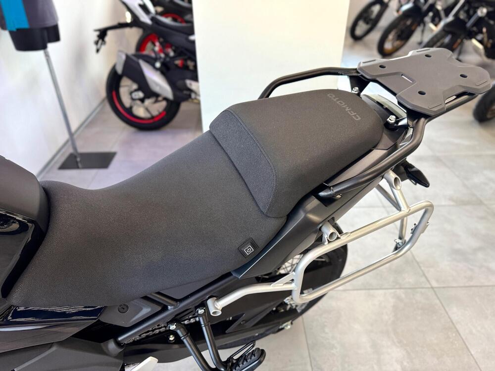 CFMOTO 700MT Adventure (2025) (8)