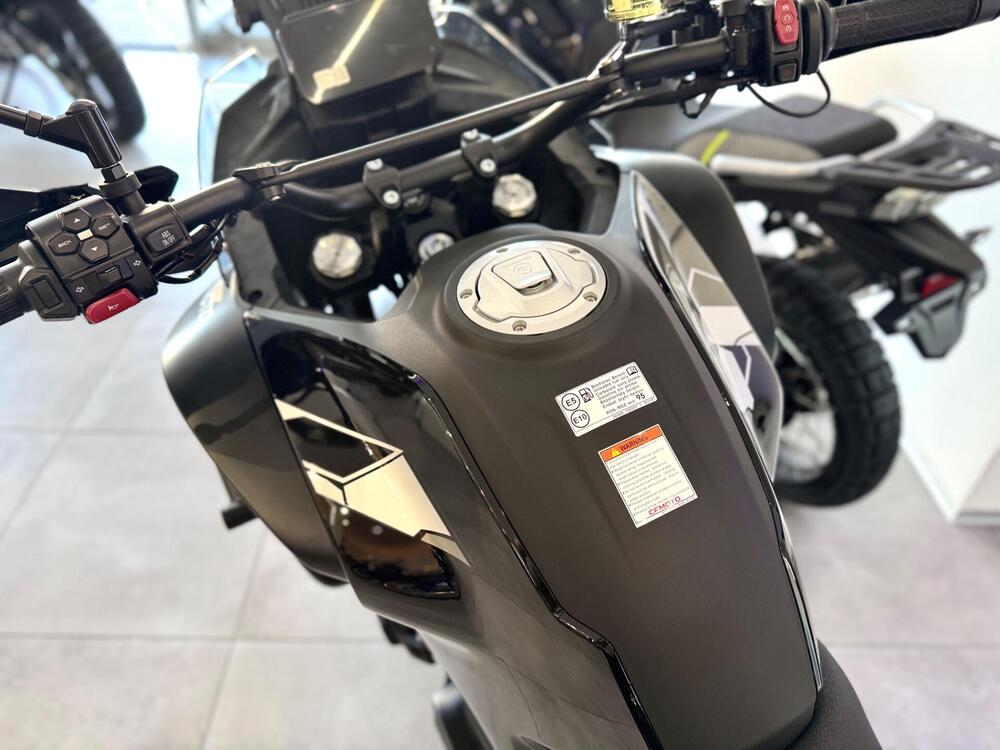 CFMOTO 700MT Adventure (2025) (7)