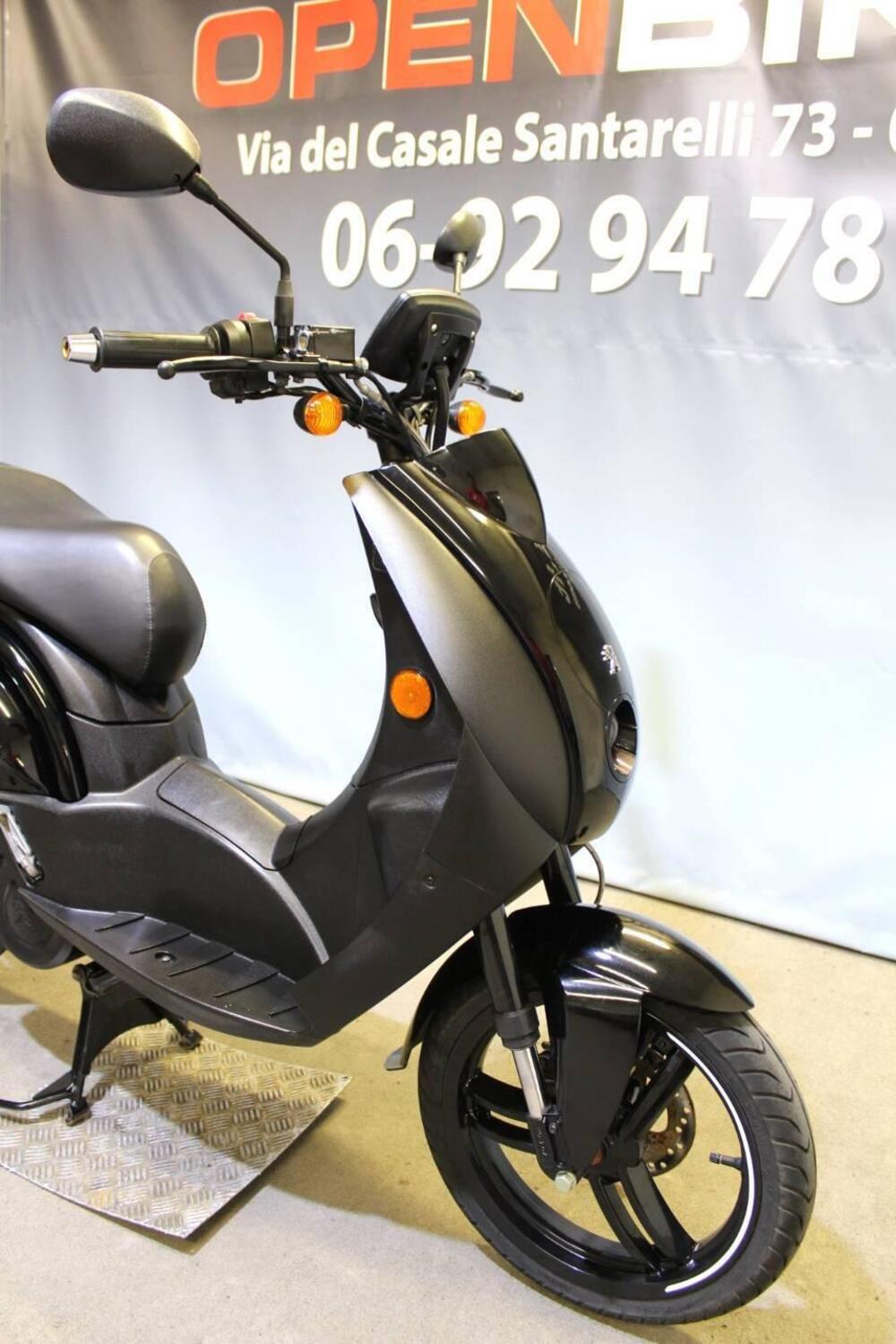 Peugeot e-Ludix Biposto E5 (2021 - 25) (8)