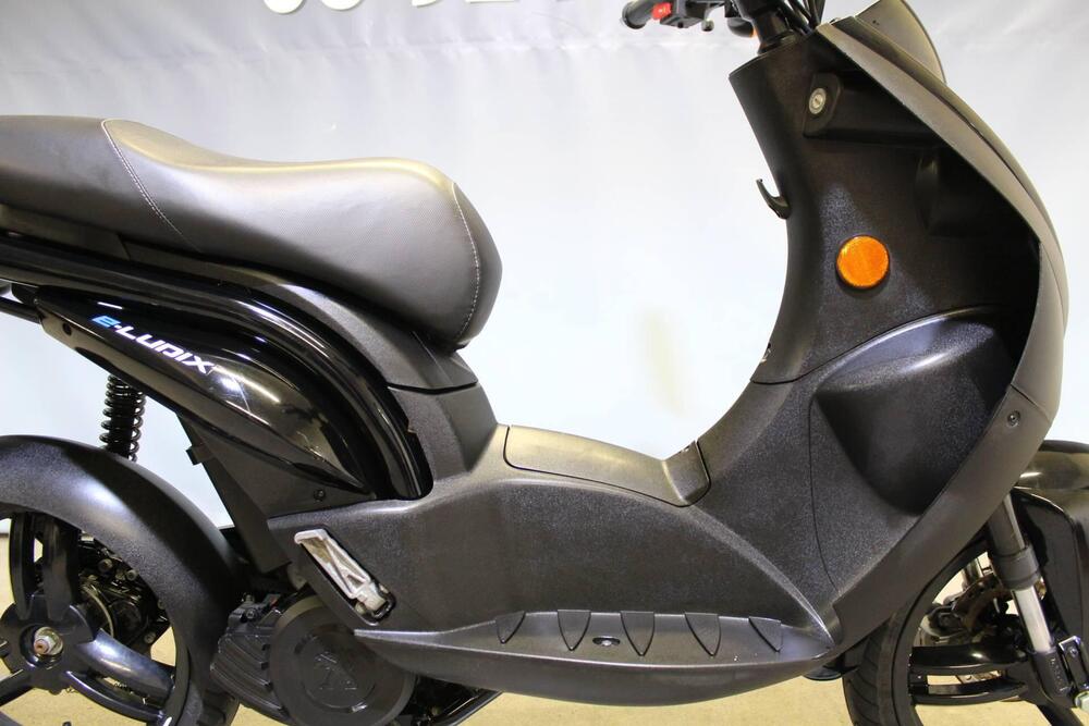 Peugeot e-Ludix Biposto E5 (2021 - 25) (9)