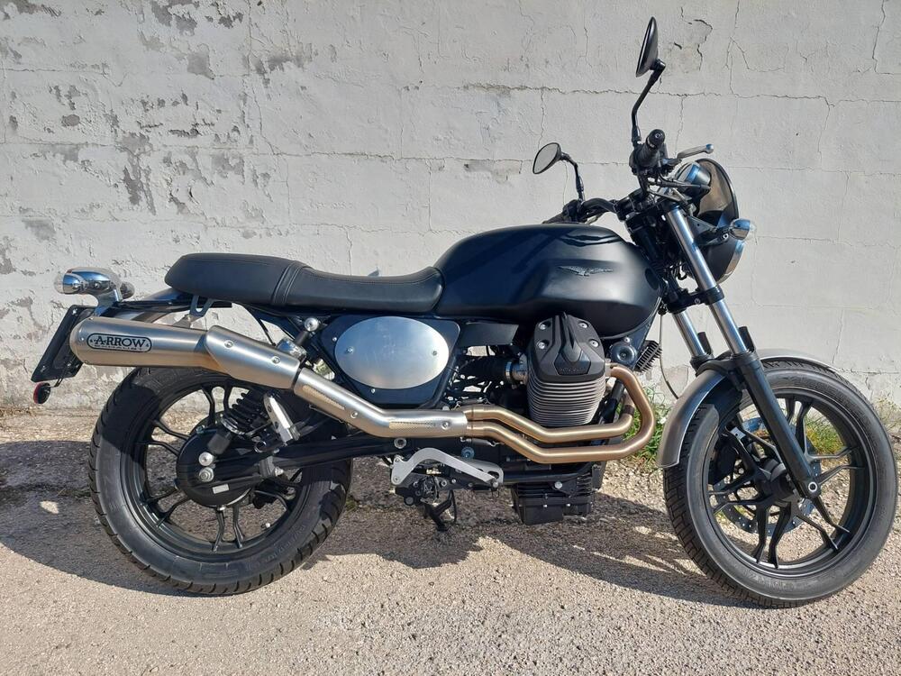 Moto Guzzi V7 Stone (2012 - 15)
