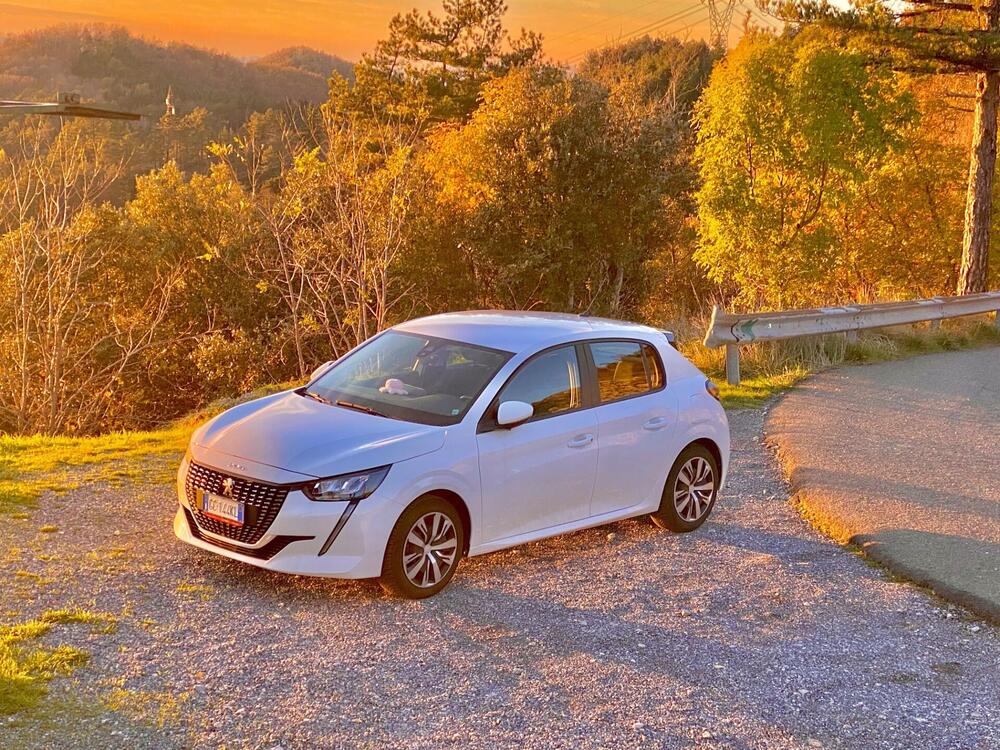 Peugeot 208 usata a Massa-Carrara