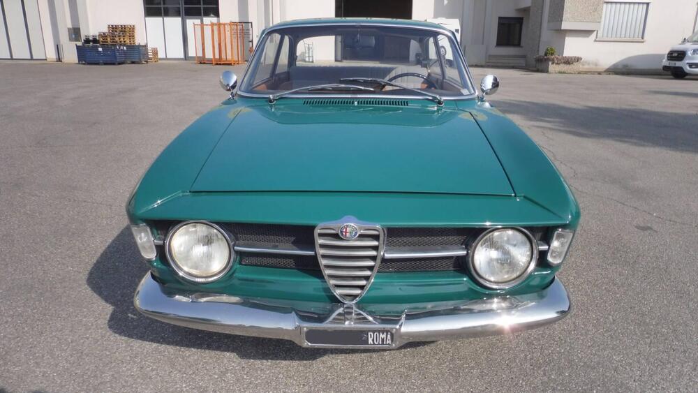Alfa Romeo Gt 1300 junior d'epoca a Mantova (2)