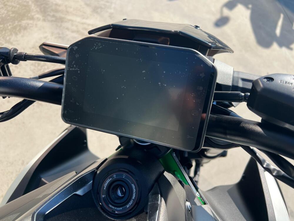 Kawasaki Z 900 (2025 - 26) (3)