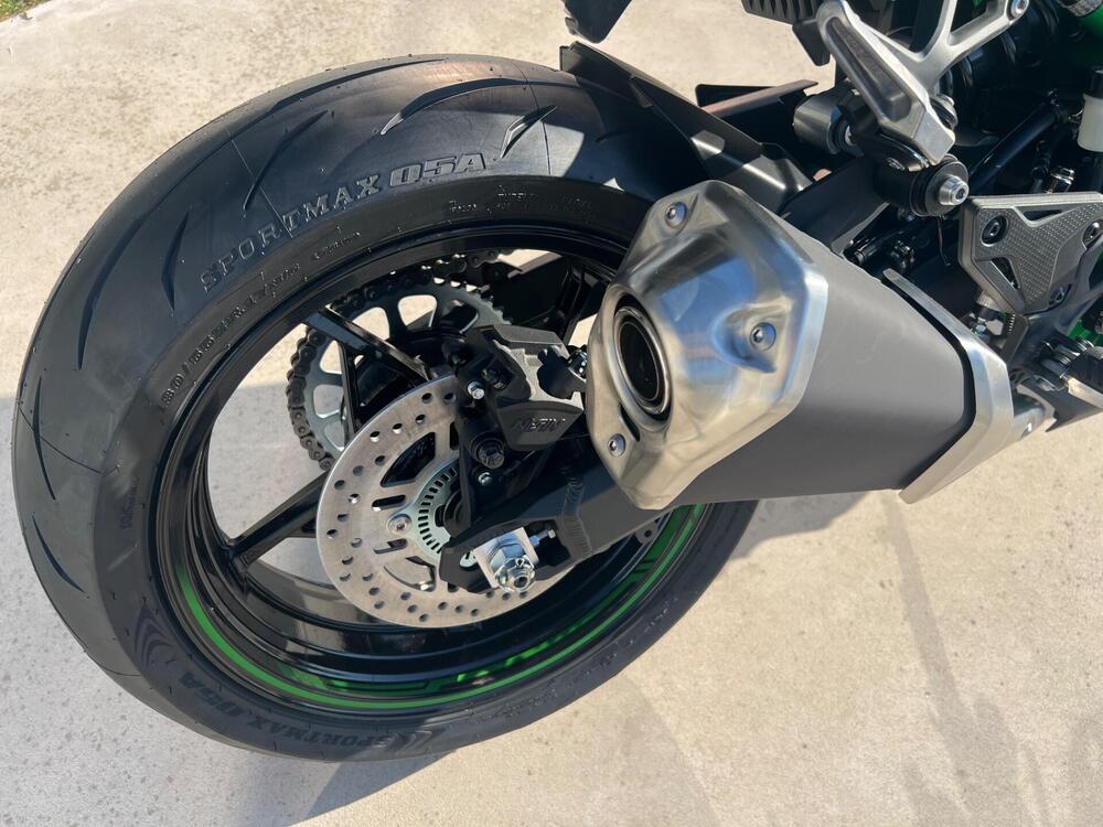 Kawasaki Z 900 (2025 - 26) (8)