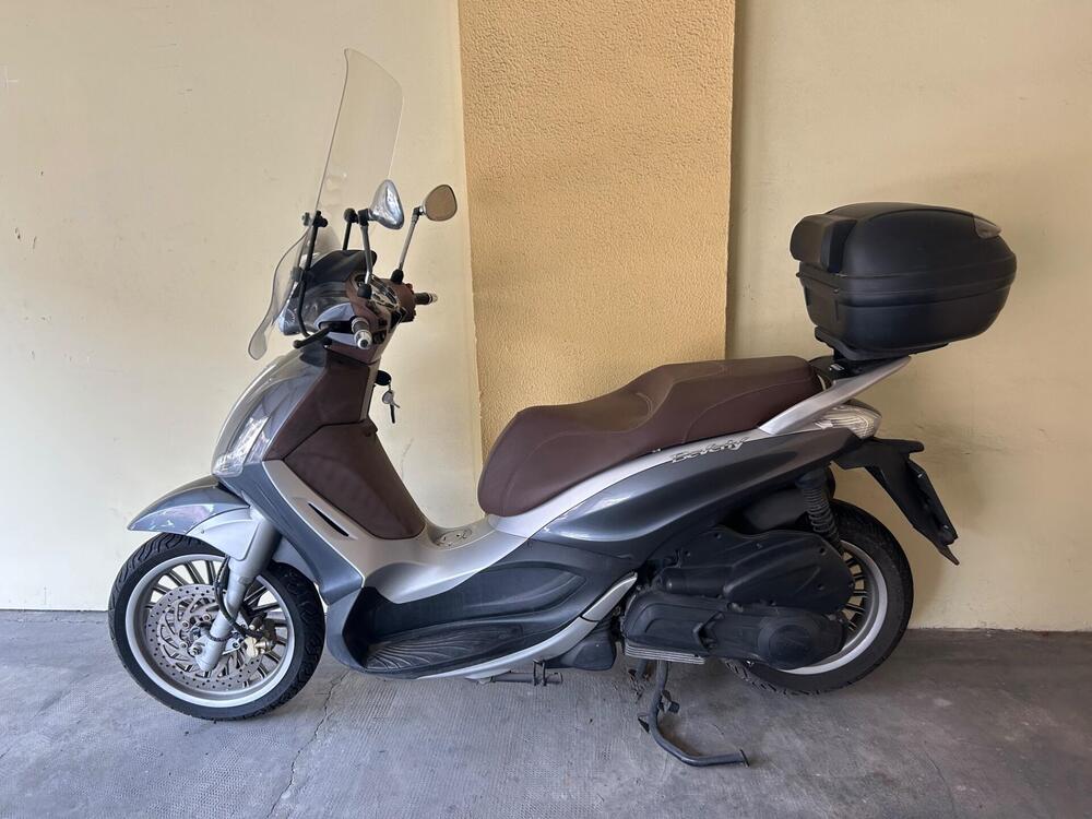 Piaggio Beverly 300 i.e. ABS-ASR (2016 - 20) (5)