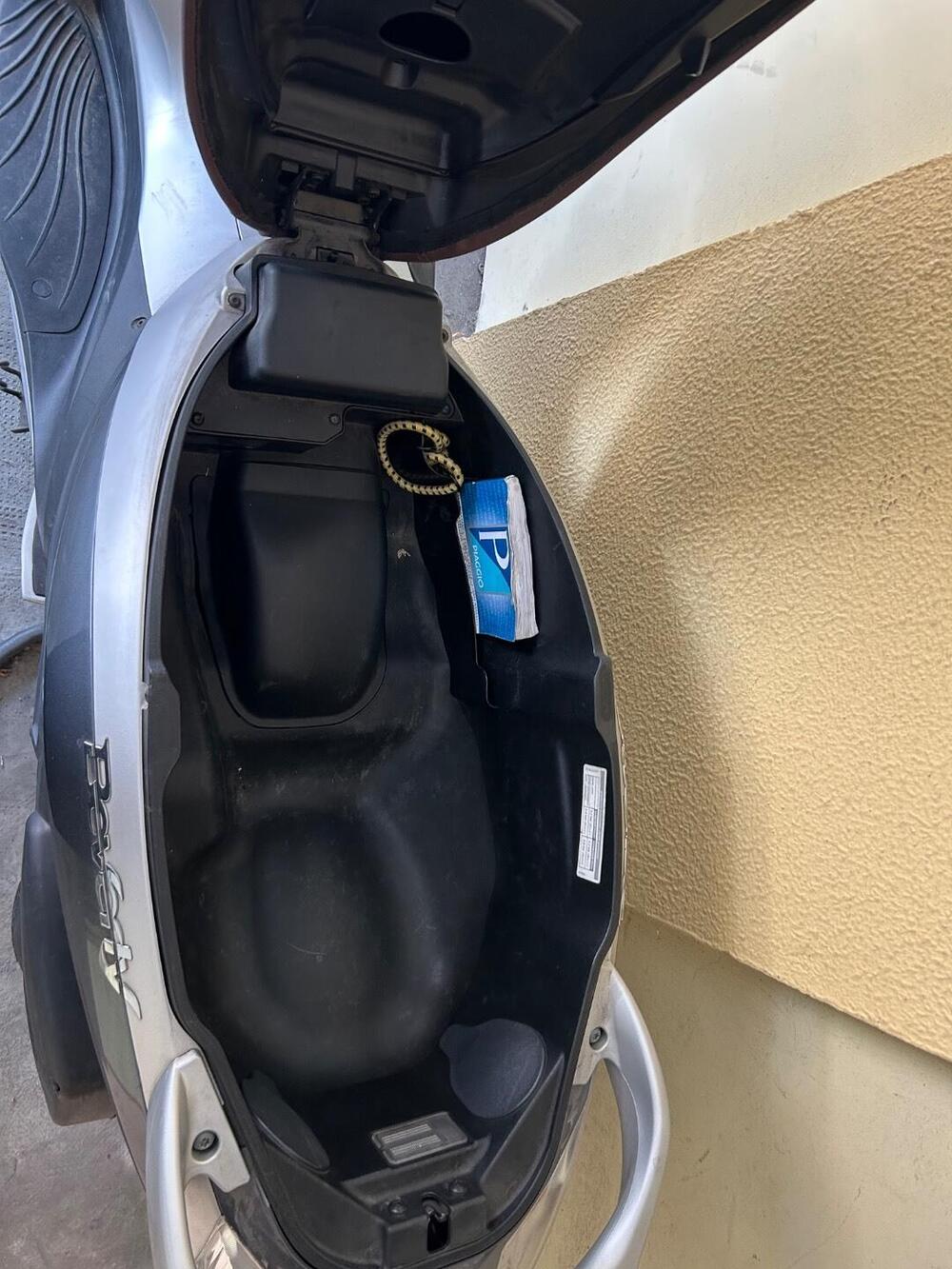 Piaggio Beverly 300 i.e. ABS-ASR (2016 - 20) (7)