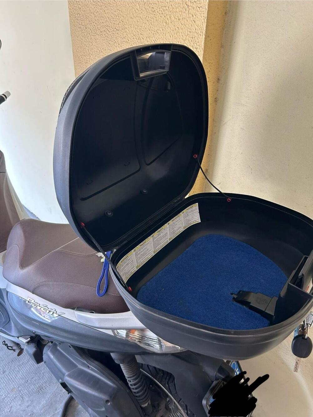 Piaggio Beverly 300 i.e. ABS-ASR (2016 - 20) (8)