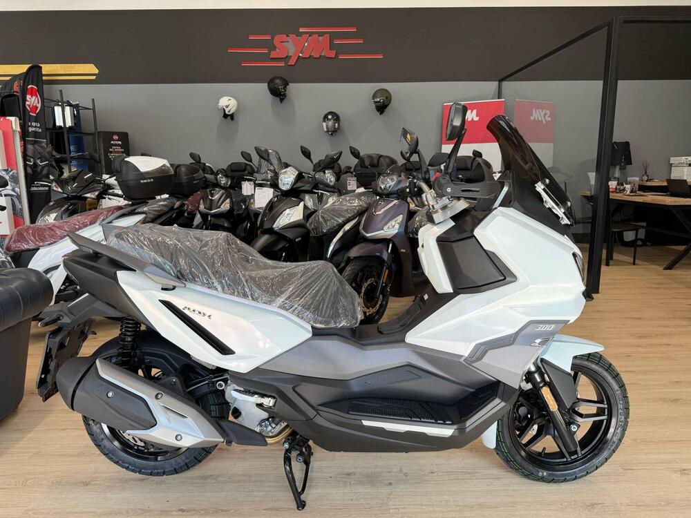 Sym ADX 300 (2024 - 25) (2)