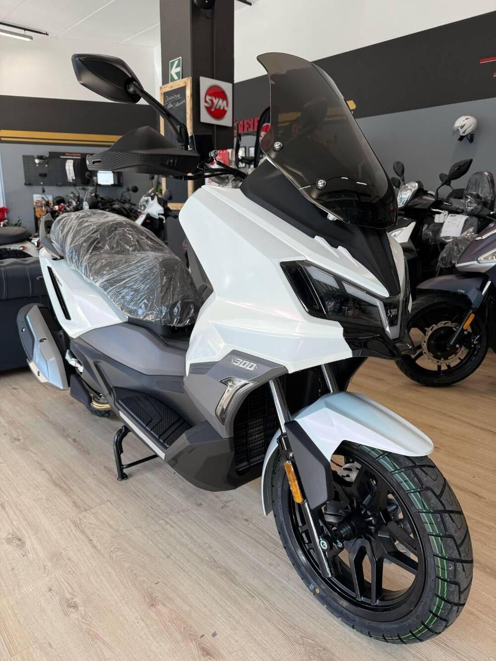 Sym ADX 300 (2024 - 25) (7)