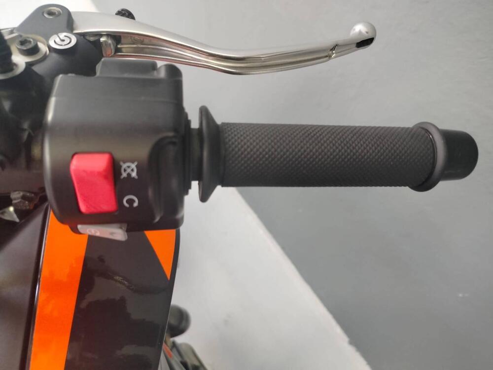 KTM 690 Duke R (2016 -17) (15)