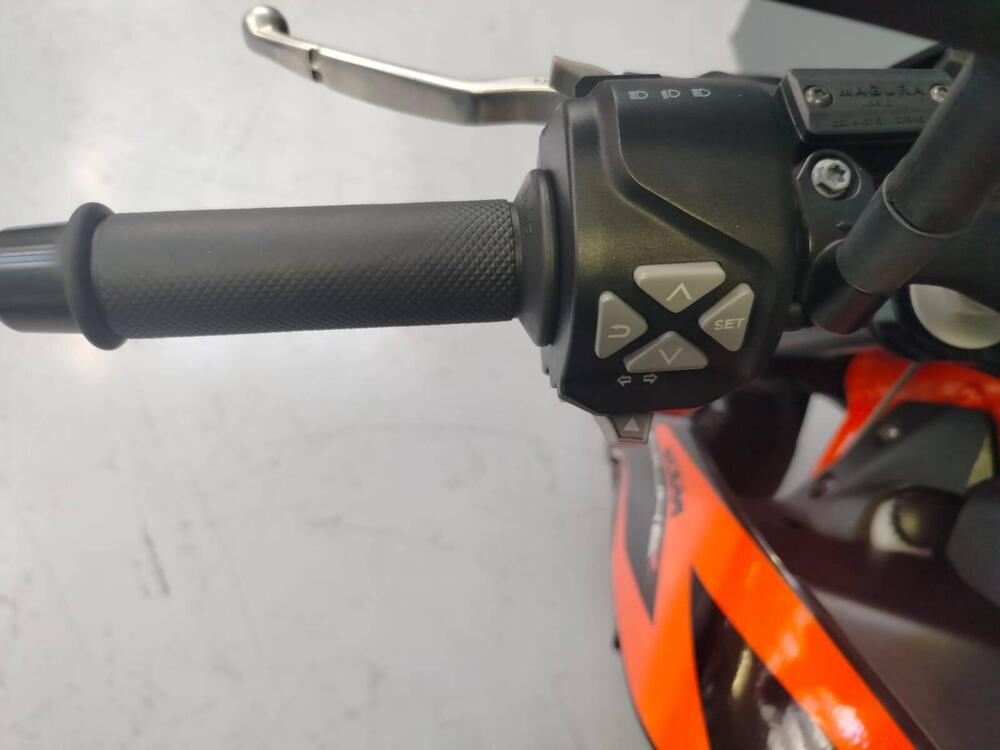 KTM 690 Duke R (2016 -17) (14)