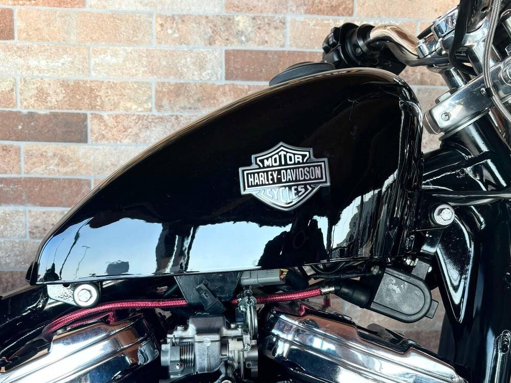 Harley-Davidson 1200 Custom (1995 - 00) - XL 1200C (2)