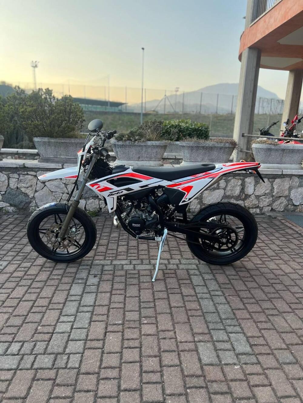 Betamotor RR 50 Motard (2021 - 25) (4)
