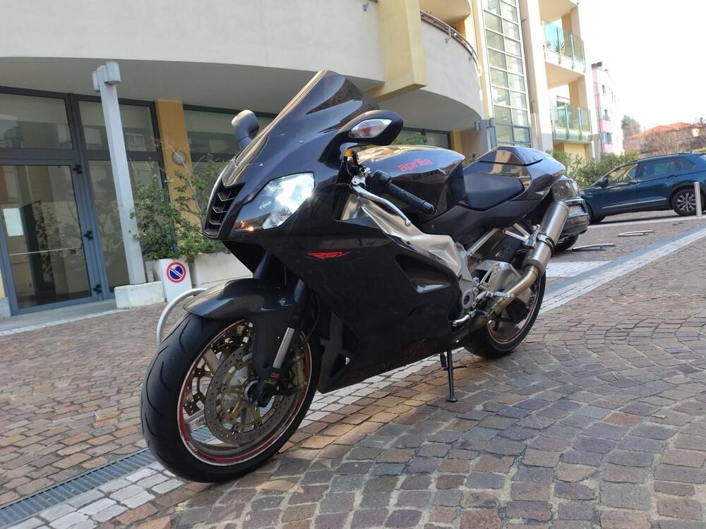 Aprilia RSV 1000 R Factory (2006 - 09) (2)