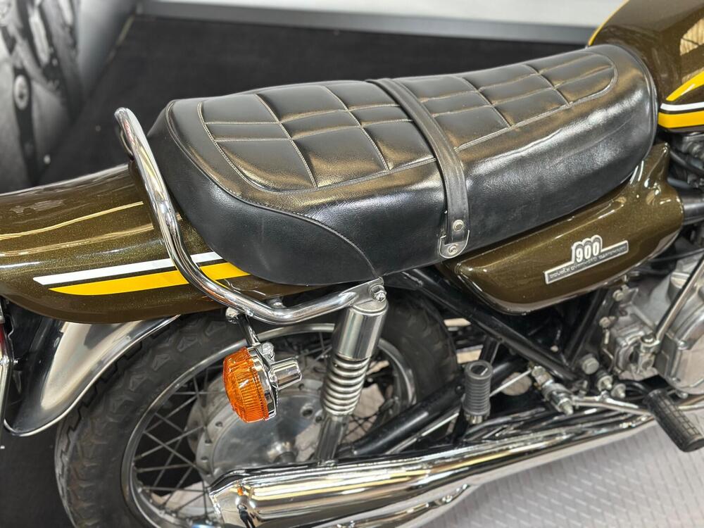 Kawasaki Z900 (4)