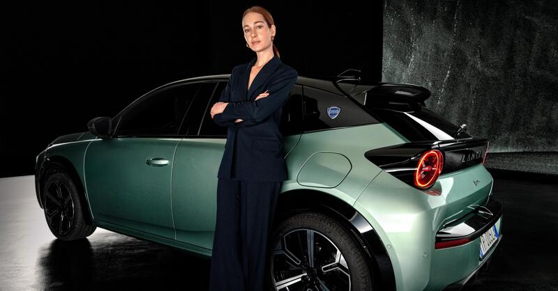 Lancia insieme al 1522 per combattere la violenza di genere: la campagna con Cristiana Capotondi