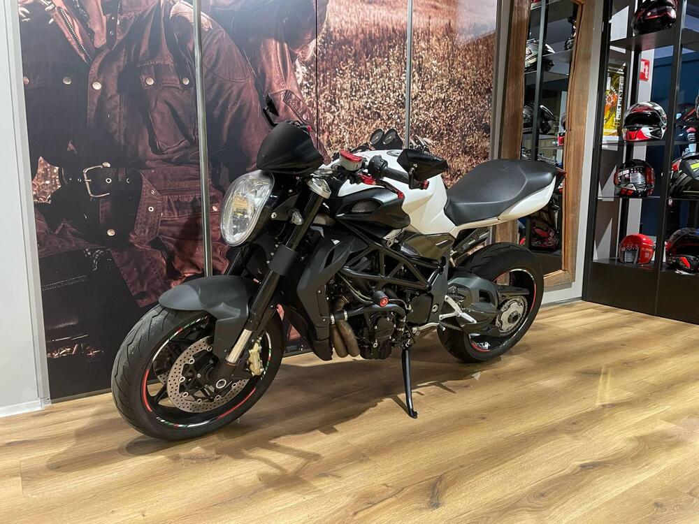 MV Agusta Brutale 920 (2011 - 12) (2)