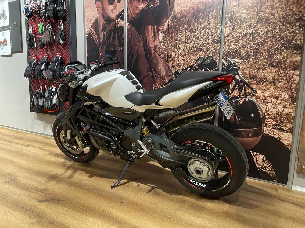MV Agusta Brutale 920 (2011 - 12) (4)