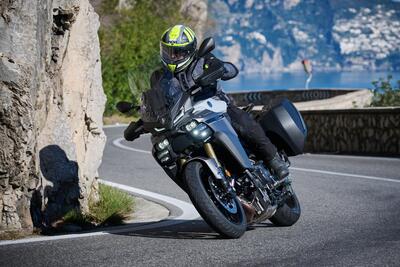 Yamaha Tracer 9 GT 2025: la turistica che sfida il confine con le sportive [VIDEO]