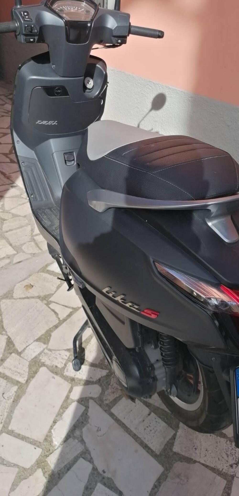 Kymco Like 125 Sport (2021 - 25) (4)