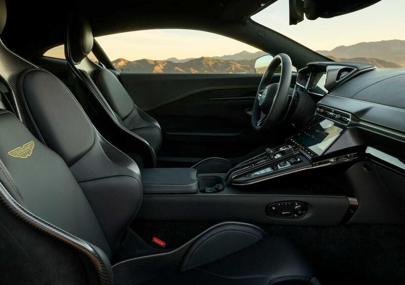 Aston Martin Vantage Coupé (10)