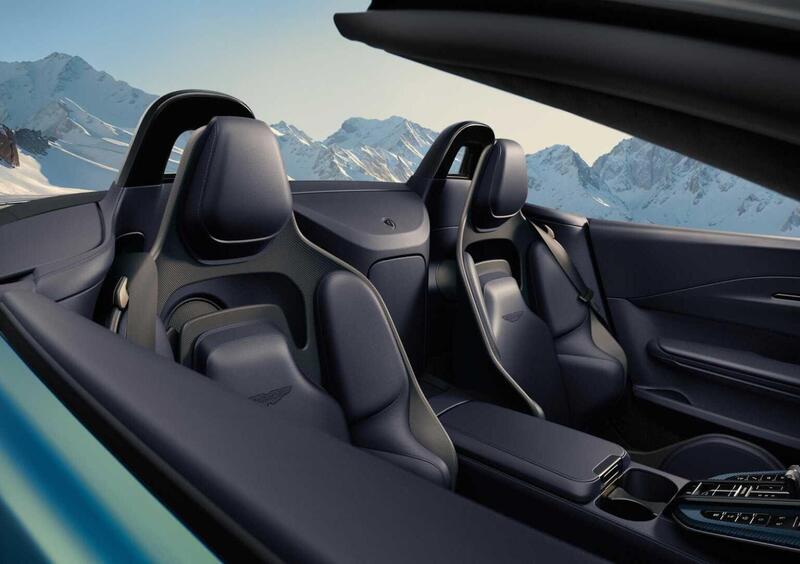 Aston Martin Vantage Roadster (14)